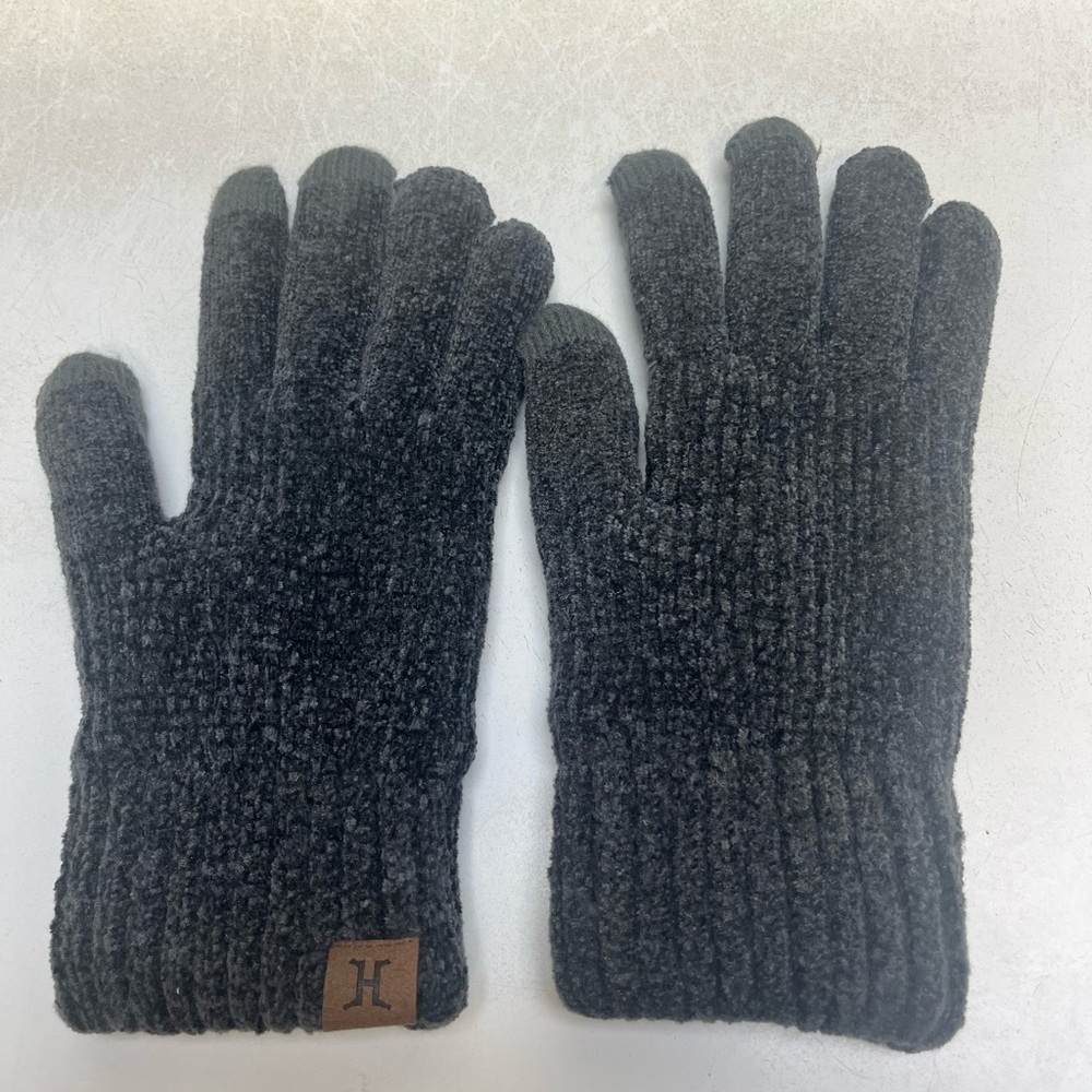 Cozy Black Knit Gloves